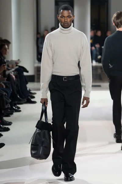 Look 3
